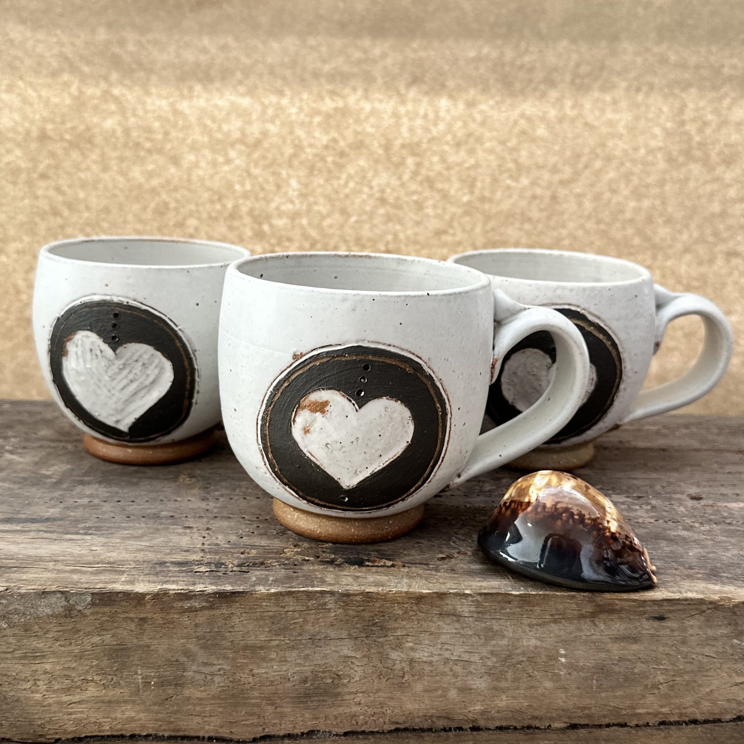 Japa Mug | Sandstone White | Heart carving - Image 2