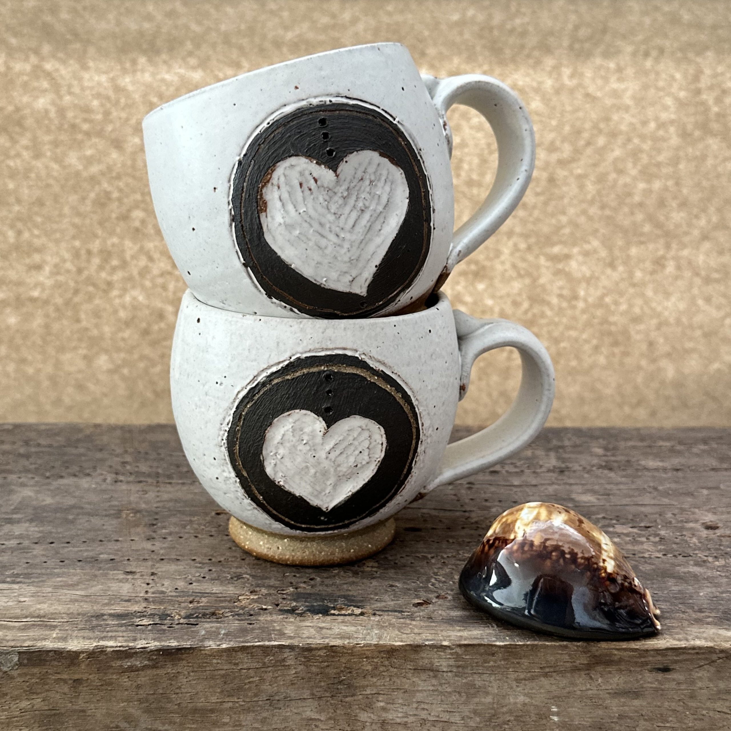 Japa Mug | Sandstone White | Heart carving - Image 3