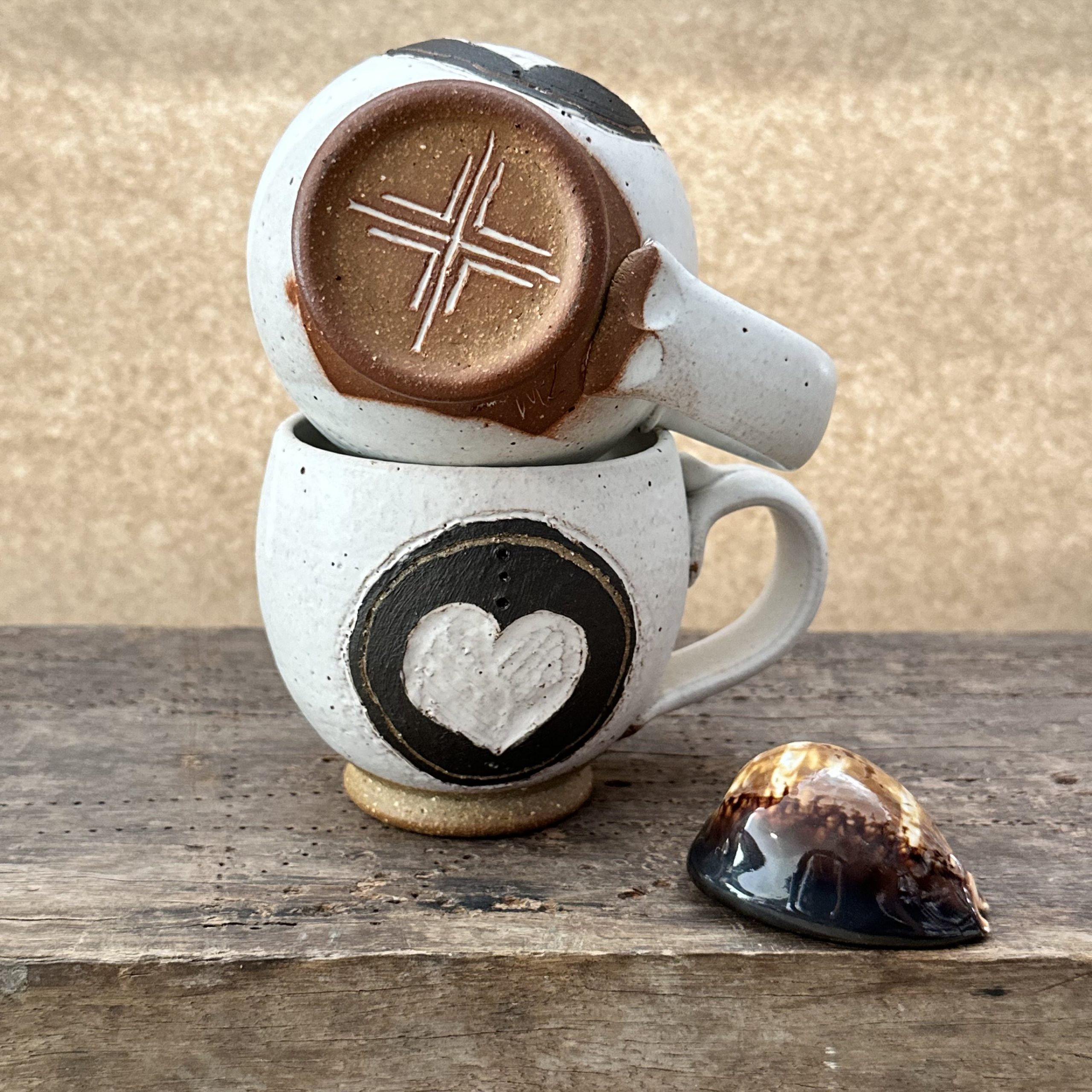 Japa Mug | Sandstone White | Heart carving - Image 4