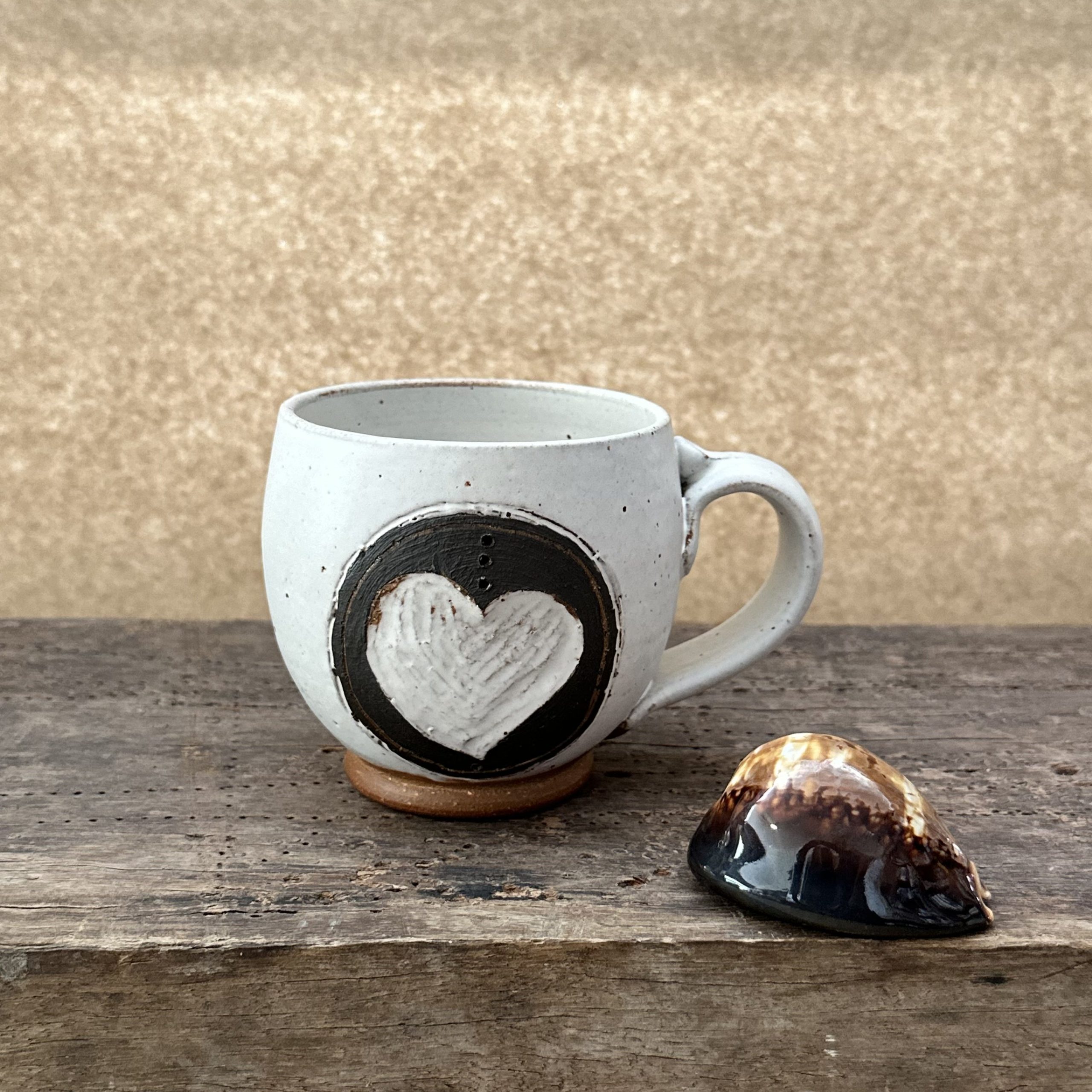 Japa Mug | Sandstone White | Heart carving