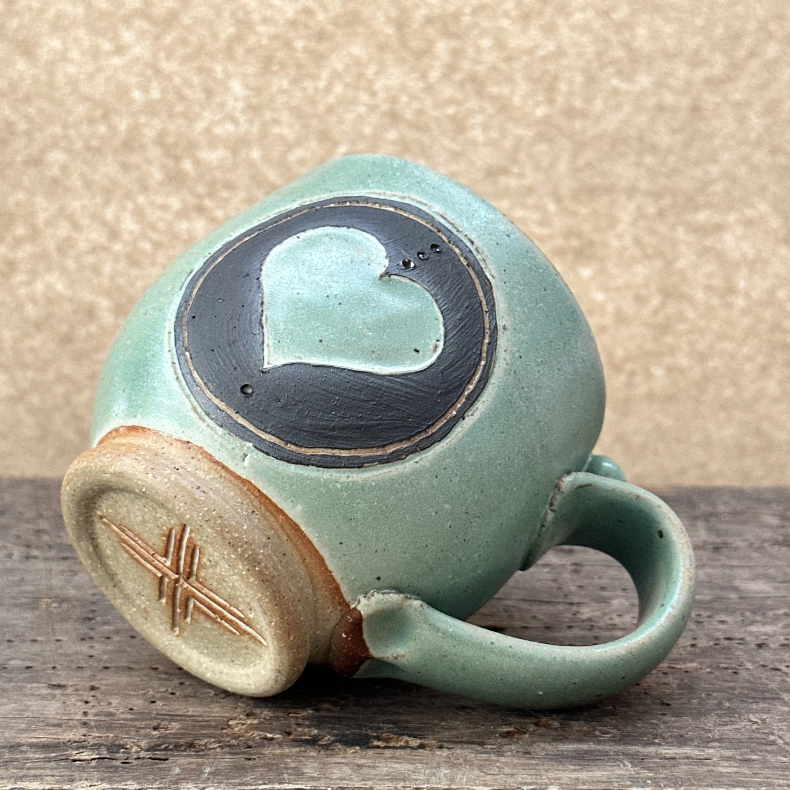 Japa Mug | Green Earth | Heart carving - Image 2