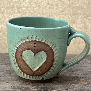 Bazic Mug | Green Earth | Carved heart
