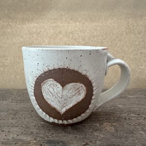 Bazic Mug | Sandstone White | Carved Heart