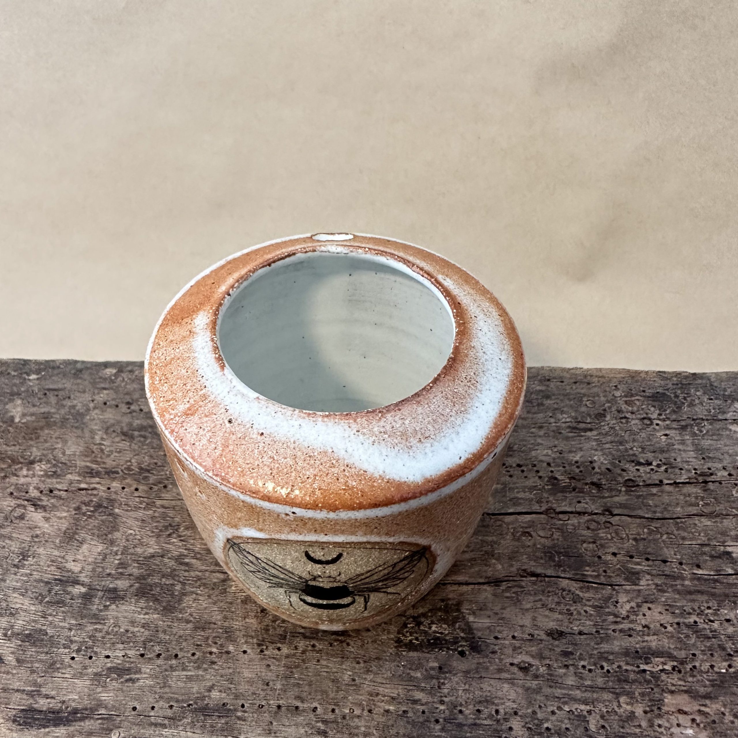 TRAVEL MUG | SANDSTONE GLAZE | BEE WITH MOON - Image 2