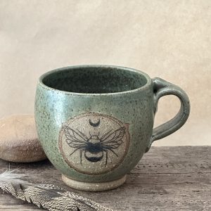 ONE OF A KIND | LICHEN | SMALL HANDLE | BEE