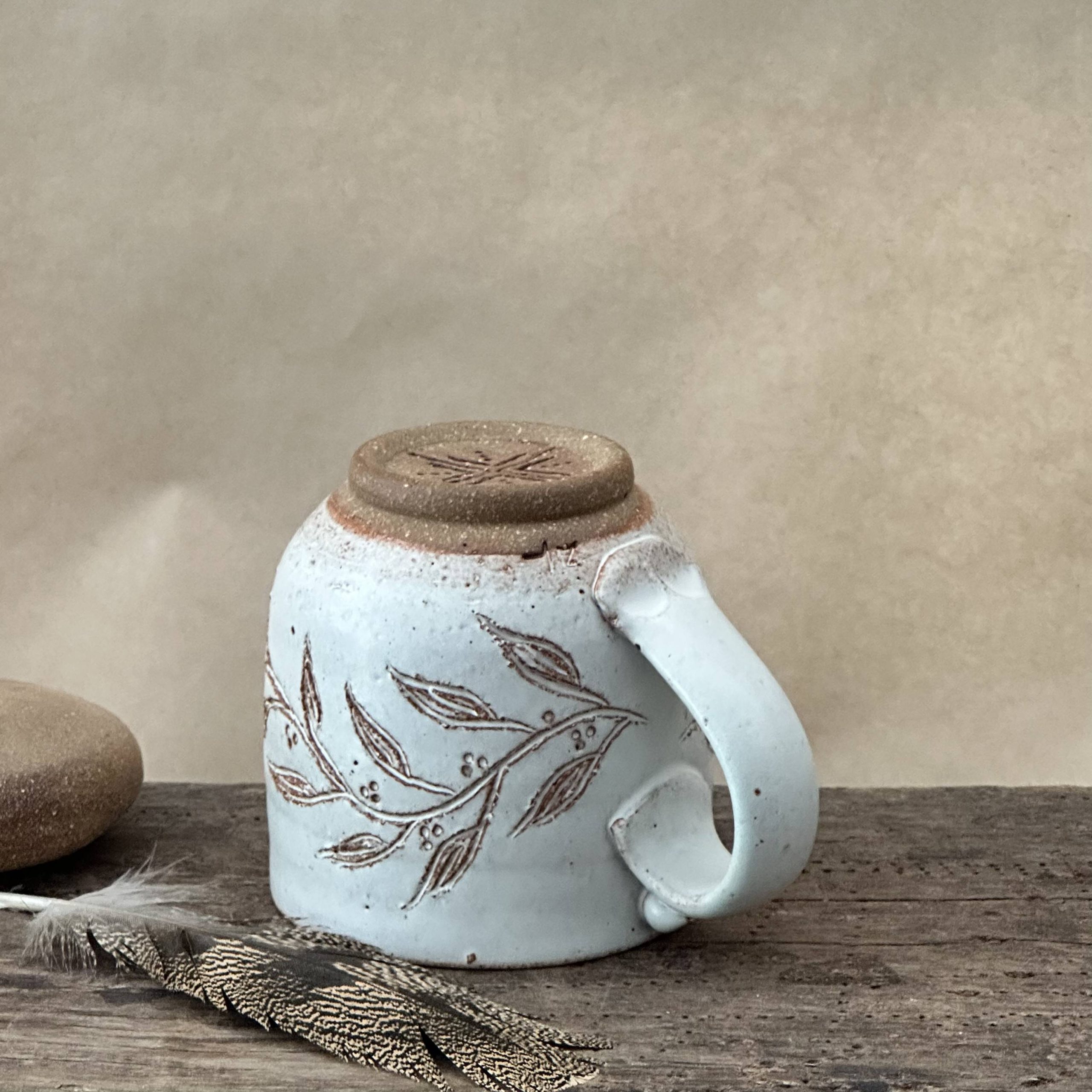 BAZIC MUG | SANDSTONE | CARVED VINE